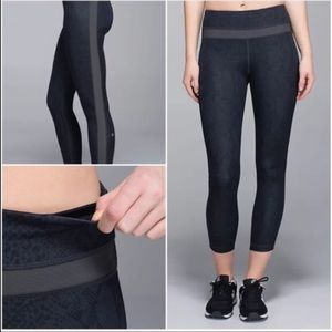 Lululemon light speed tights (barely worn)